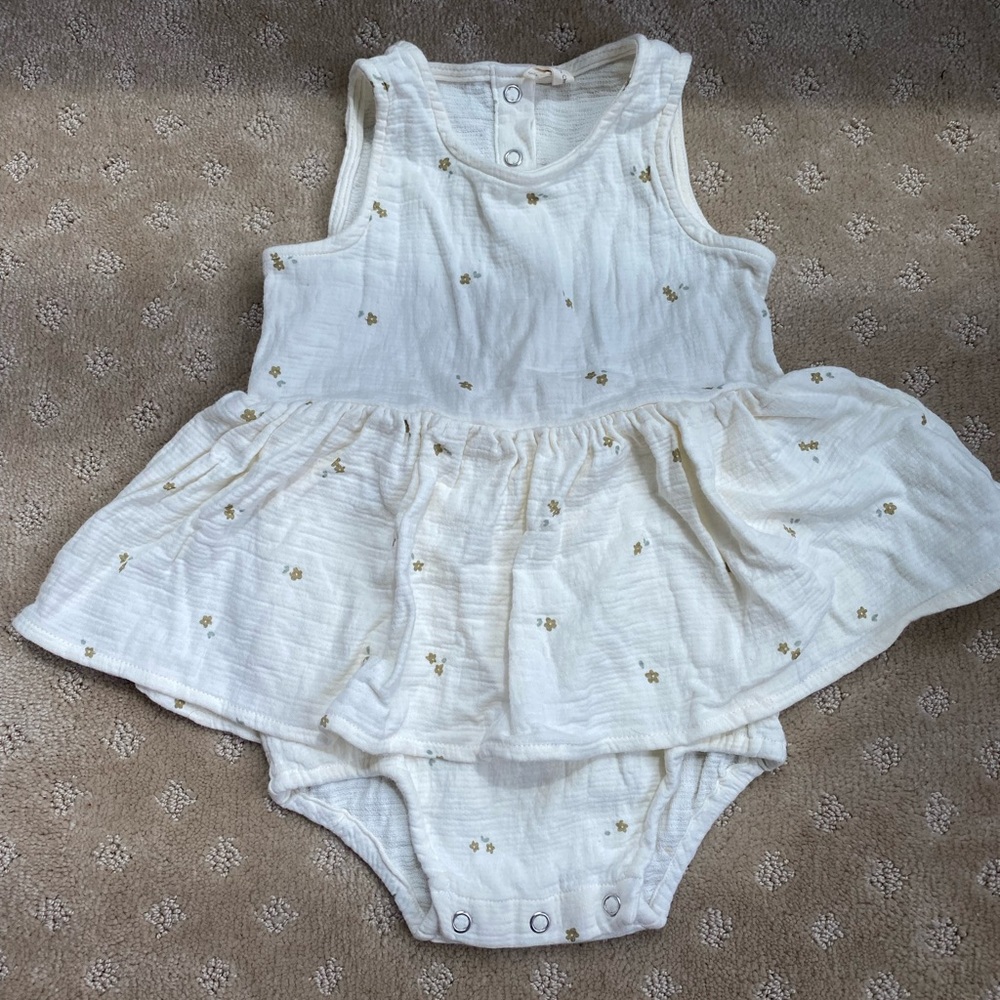 Quincy Mae sleeveless peplum